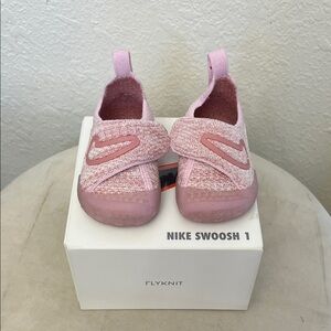 Nike Kids Flyknit Sneakers - Soft Pink